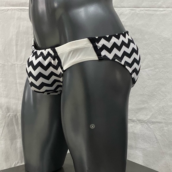 Men’s swimwear - Picture 2 of 5